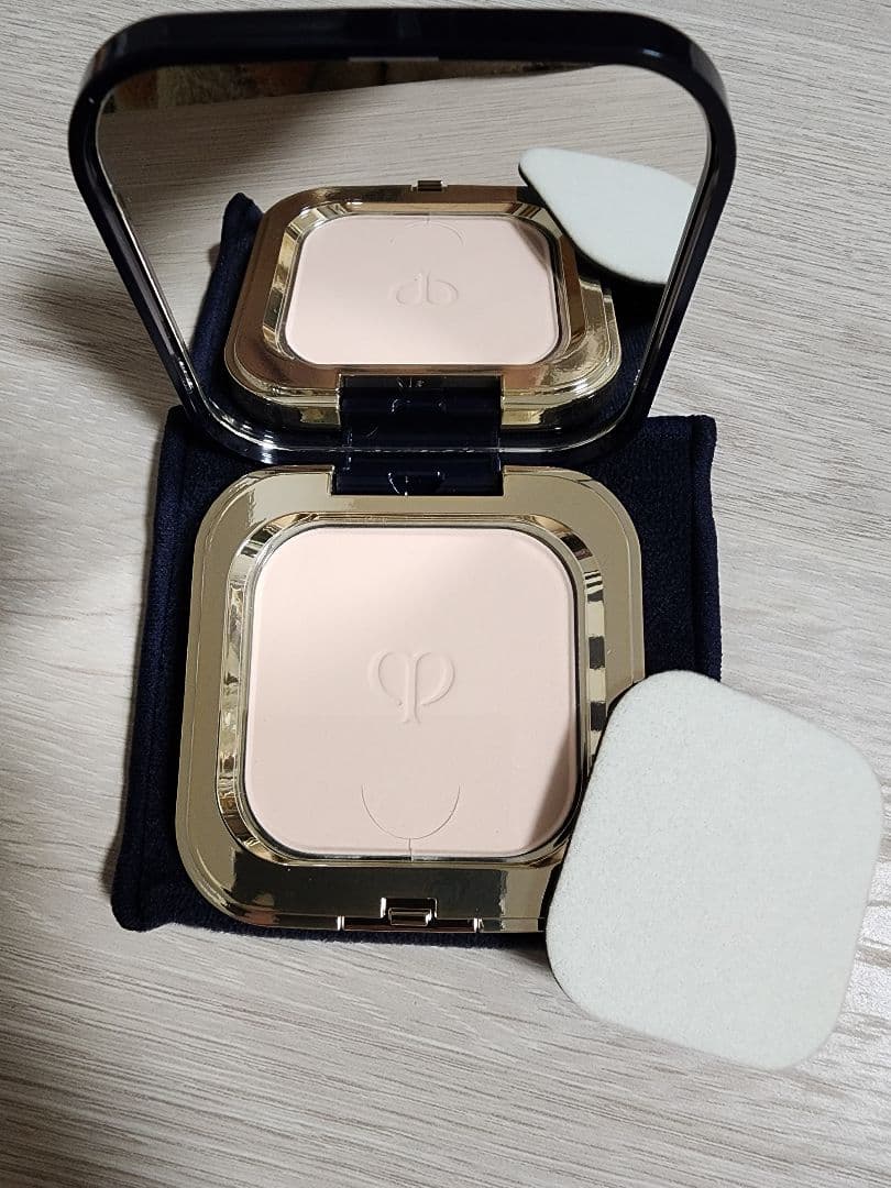 クレ・ド・ポー ボーテ プードルコンパクトエサンシエルn フェイスパウダー 5g