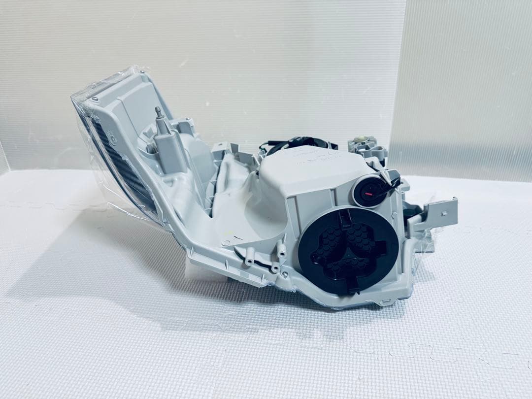 ハイエース 純正 LEDヘッドライト インナーブラック