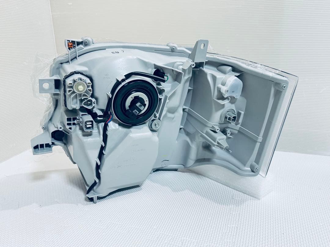 ハイエース 純正 LEDヘッドライト インナーブラック