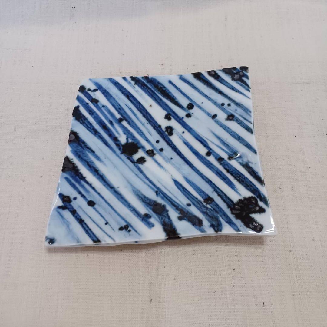 加藤委さん　青いストライプ　染付角皿