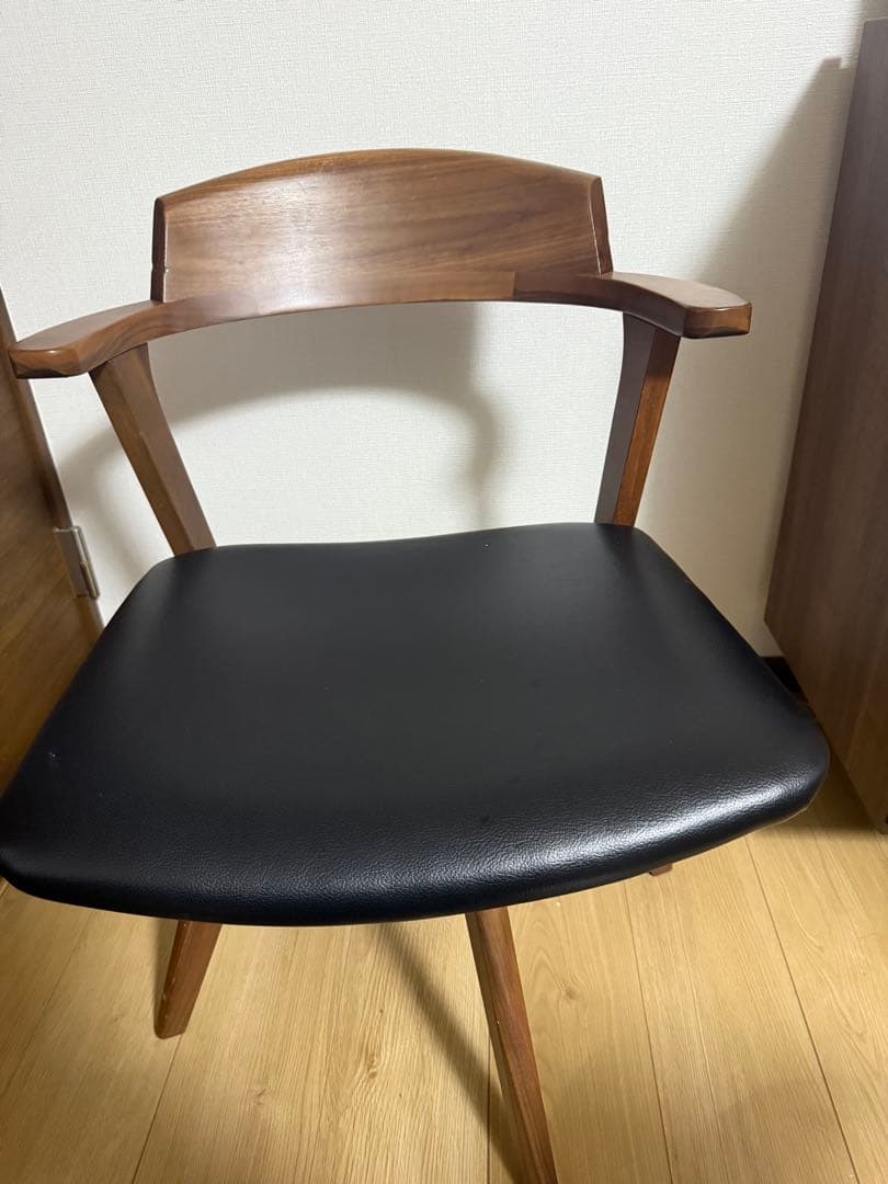 かねたや　ダイニングチェア④回転椅子