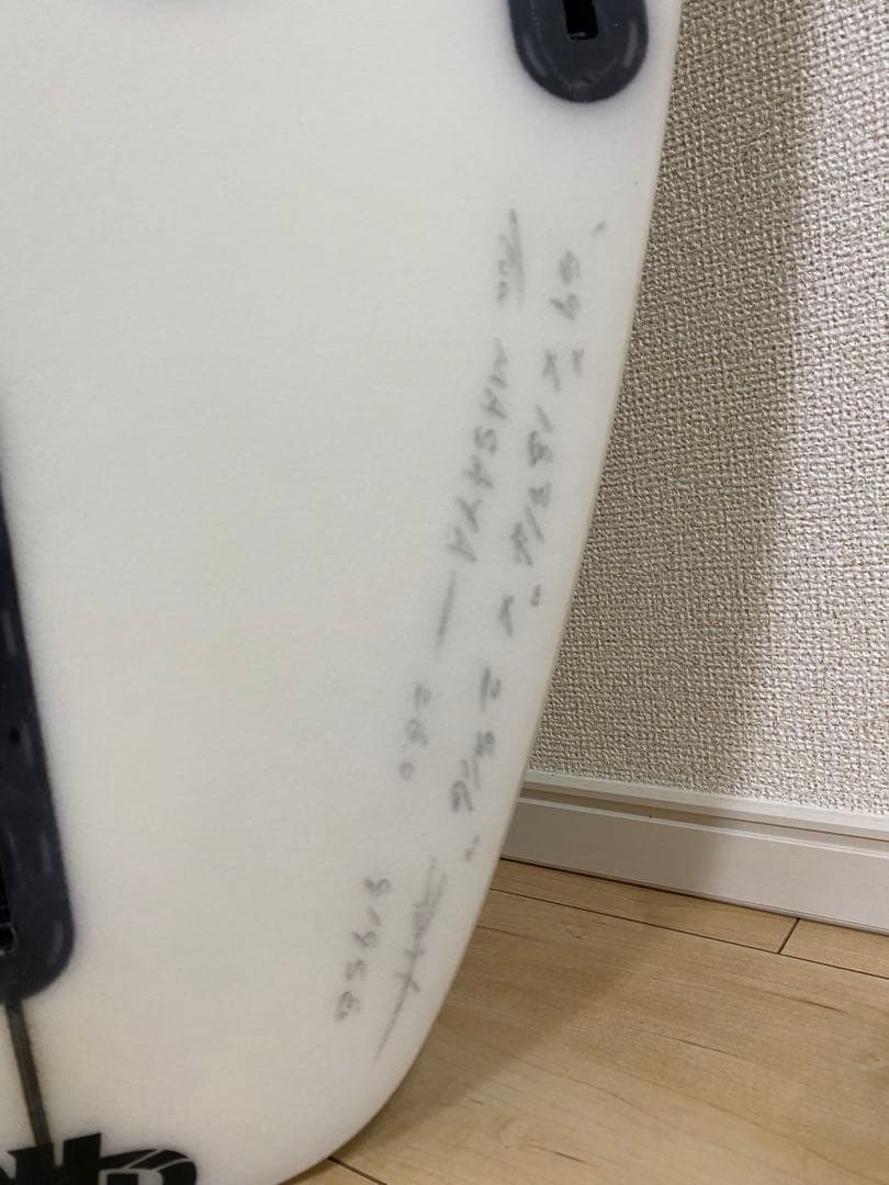 DHD DNA サーフボード 5’9 fcsハードケース　ボードバッグ付き