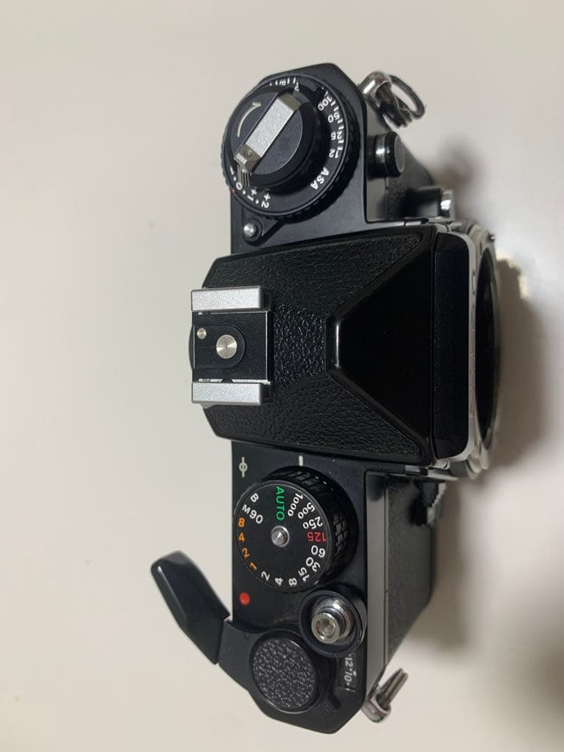 Nikon FE + Ai-S NIKKOR 50mm f/1.8 レンズ付き