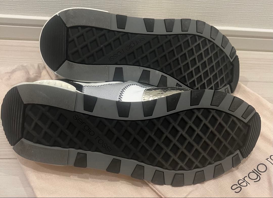 大値下げ！【美品】sergio rossi スニーカー ブラック/シルバー　37