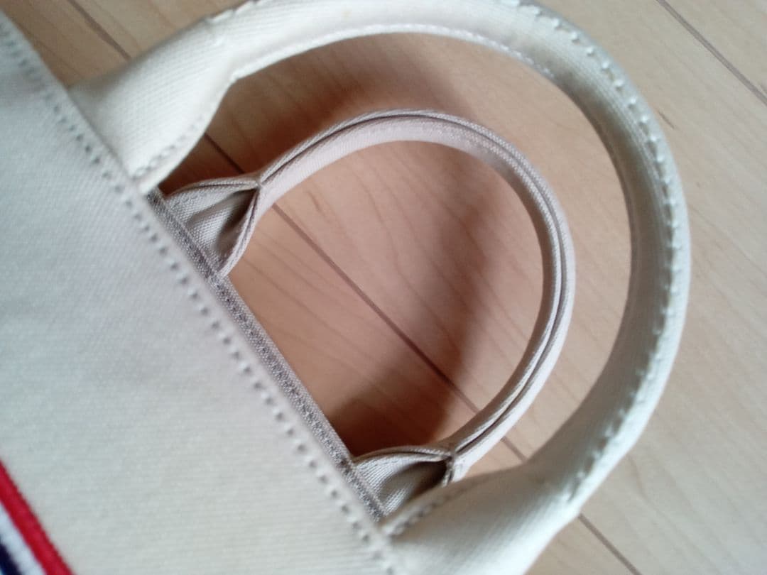 ミュウミュウ✨ショルダーバッグ✨トート　ホワイト《極美品》アイボリー