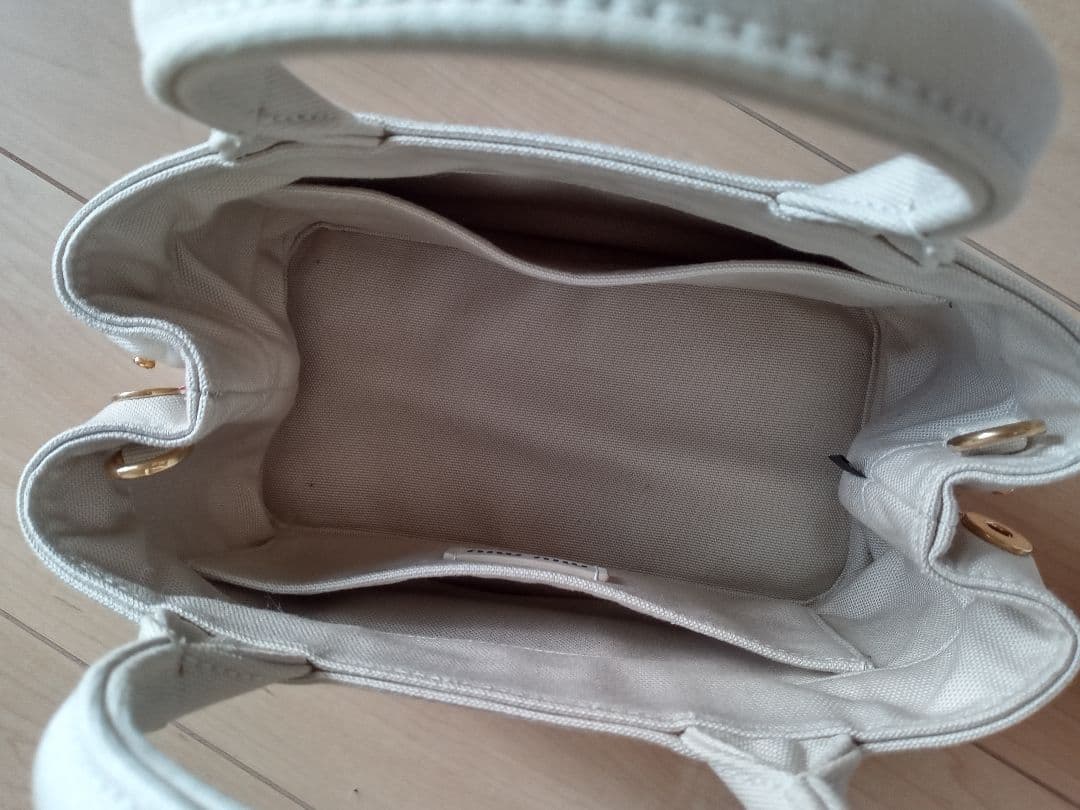 ミュウミュウ✨ショルダーバッグ✨トート　ホワイト《極美品》アイボリー