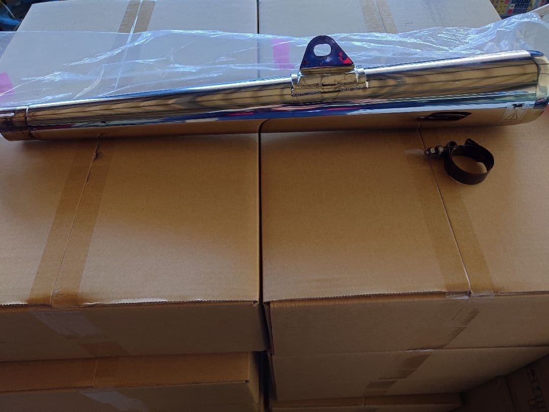 SR400 ペイトンプレイス　コンチマフラー