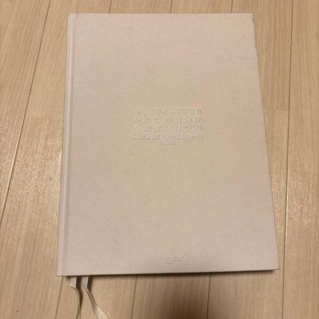 Maison Martin Margiela ファッション写真集