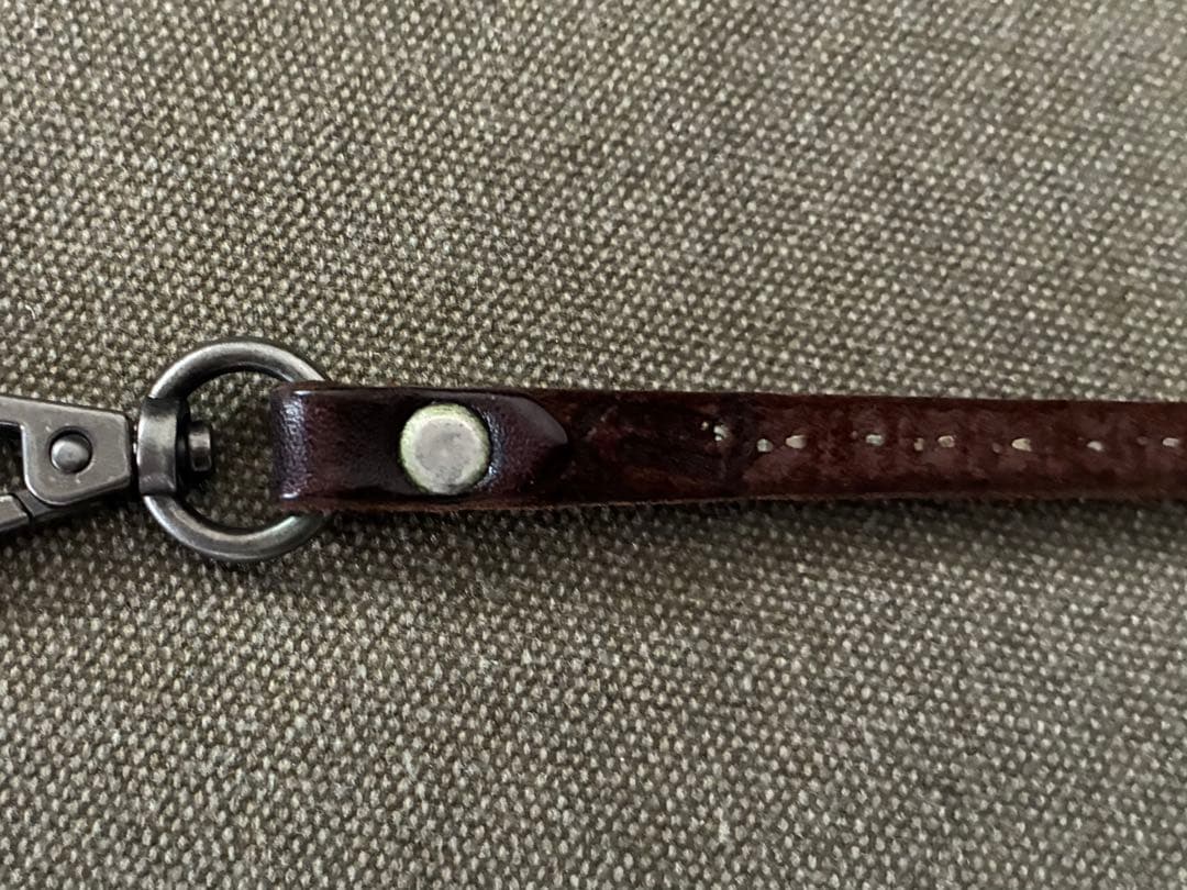 【HTC】スタッズ レザーウォレットコード ダークブラウン