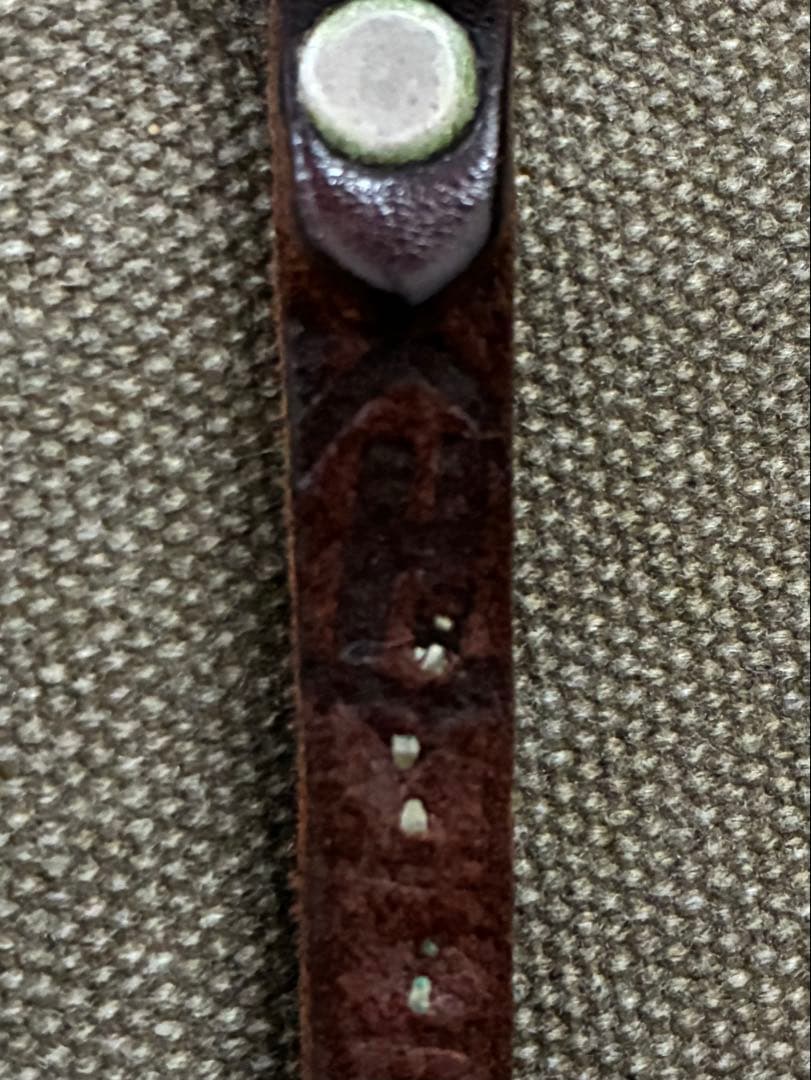 【HTC】スタッズ レザーウォレットコード ダークブラウン