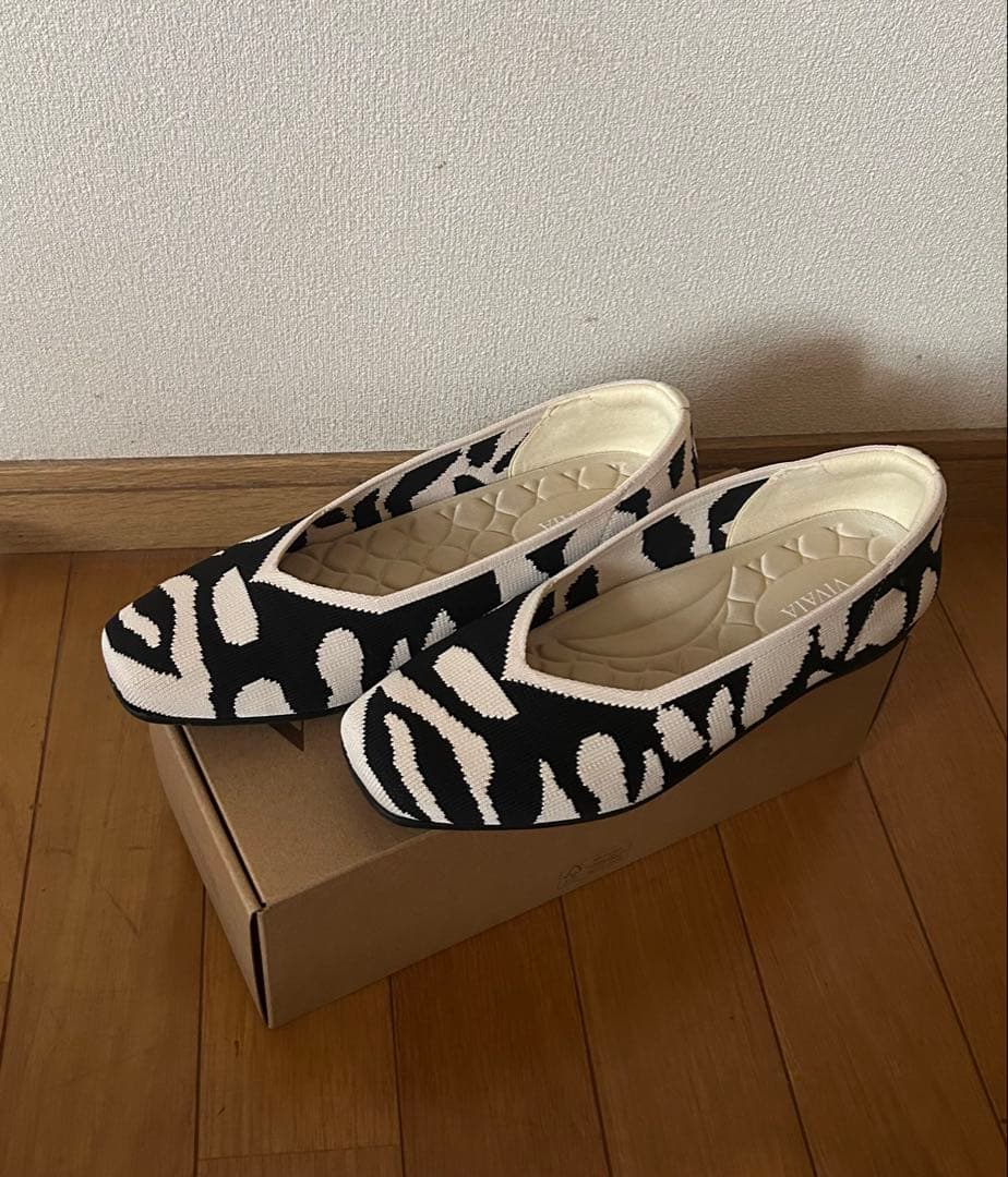 [美品]VIVALA ゼブラ柄 フラットシューズ 24.5
