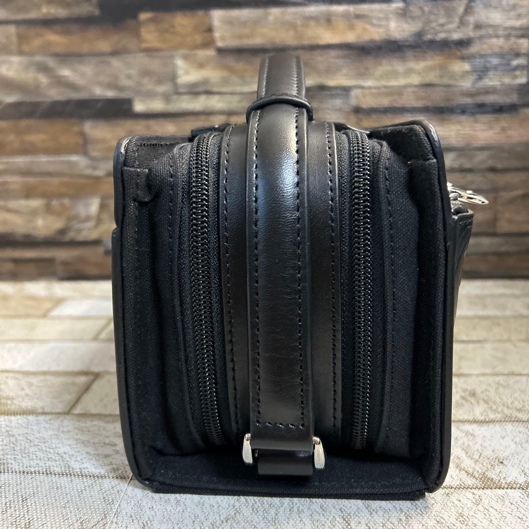 CASTELBAJAC カステルバジャック セカンドバッグ 本革 黒　美品