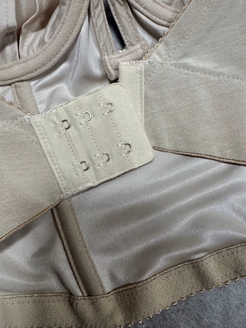 NOVARESEビスチェ&ガードルセット