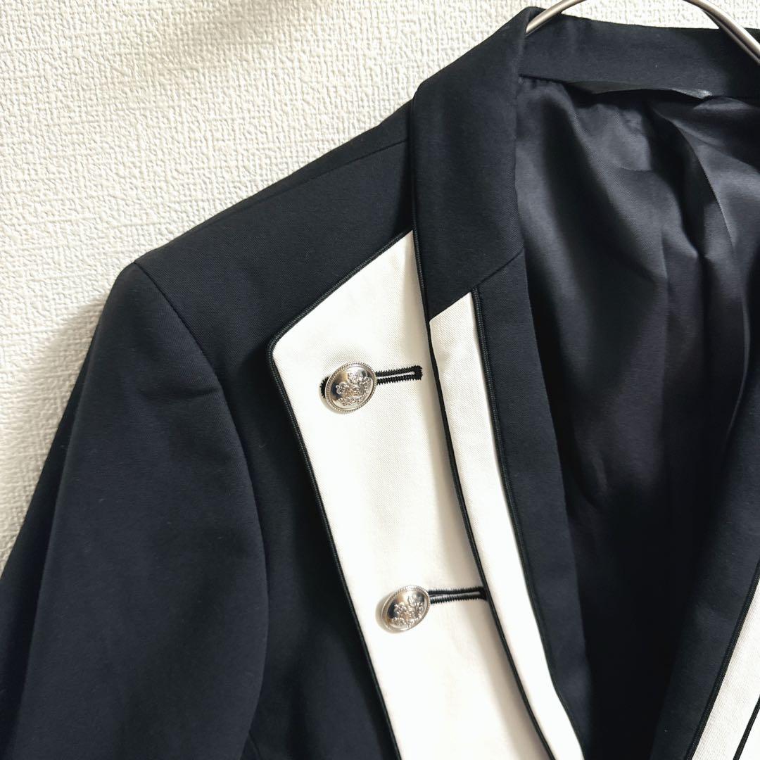 タグ付き ソスタヌート テーラードジャケット モノトーン シルバーボタン