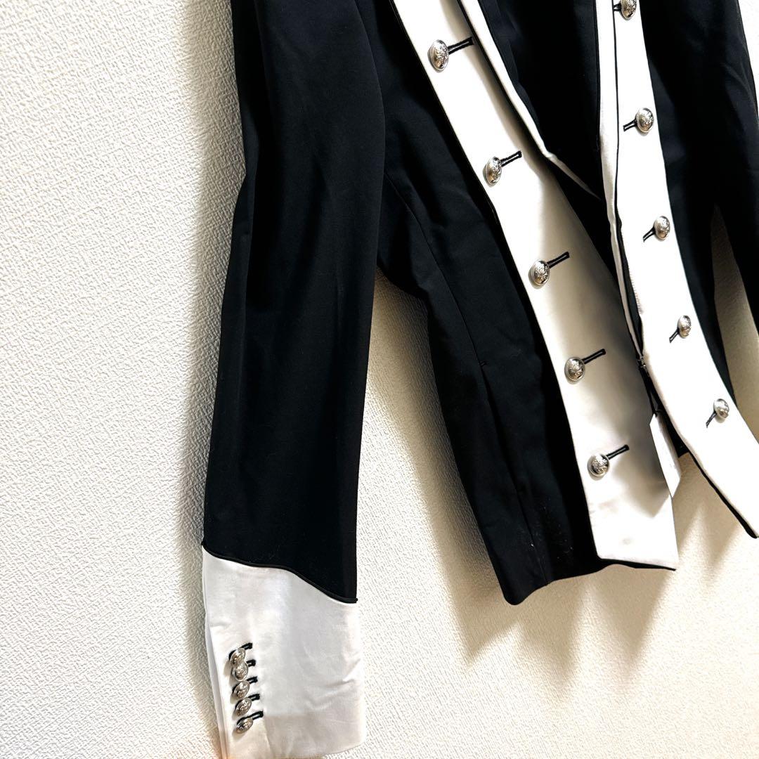 タグ付き ソスタヌート テーラードジャケット モノトーン シルバーボタン