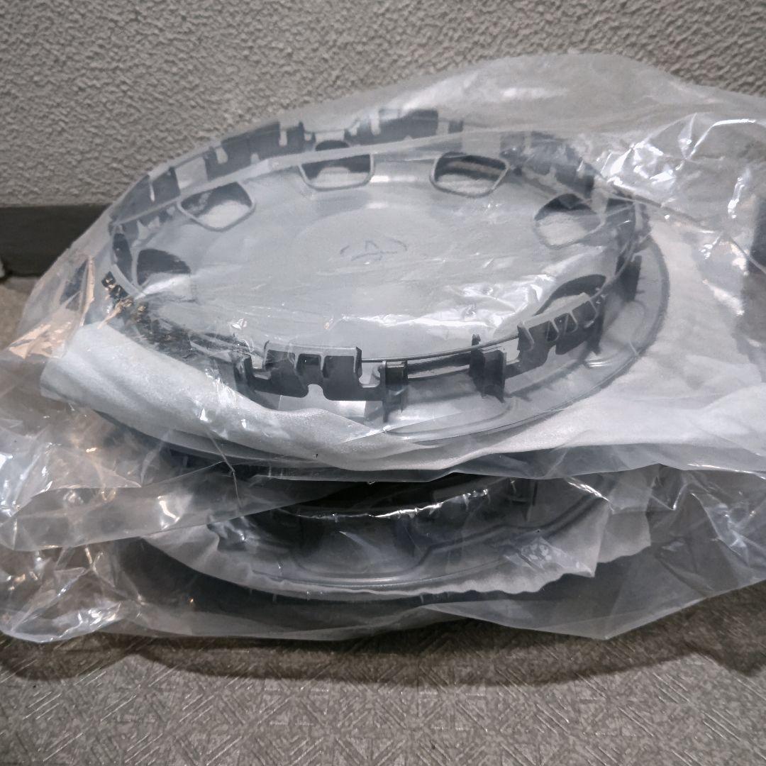 ③新型シエンタＺ　ホイールキャップ　純正スチールホイール４本　キャップ・ナット