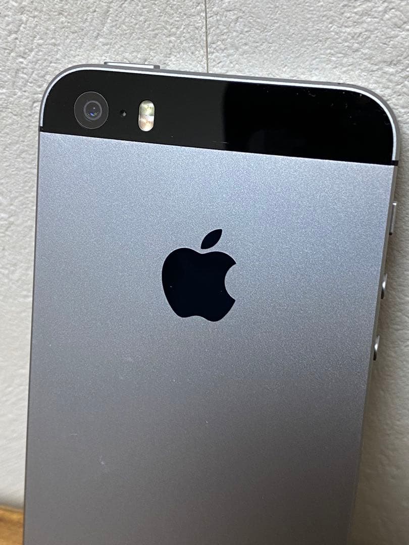 iPhone SE 第一世代　64GB スペースグレイ