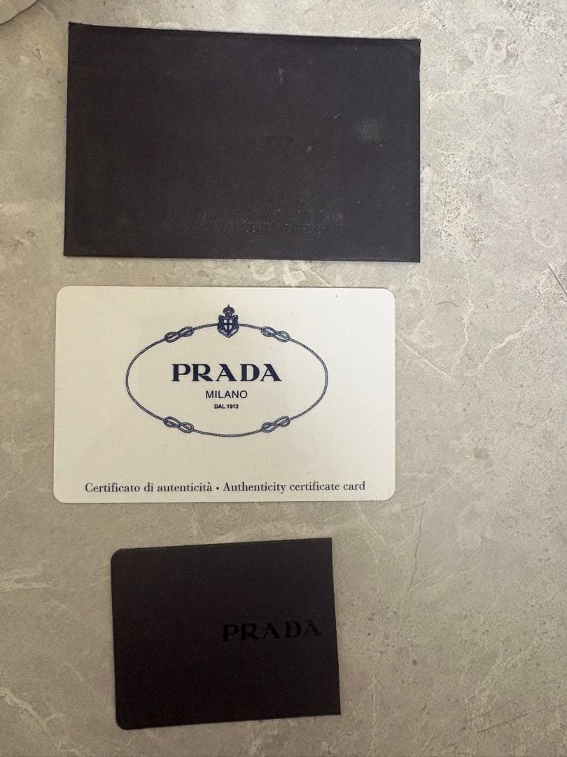 PRADA 長財布　ベージュ