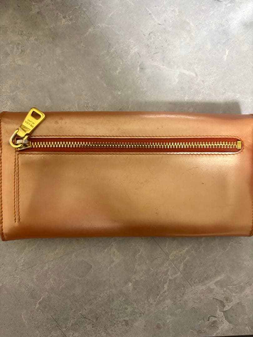 PRADA 長財布　ベージュ