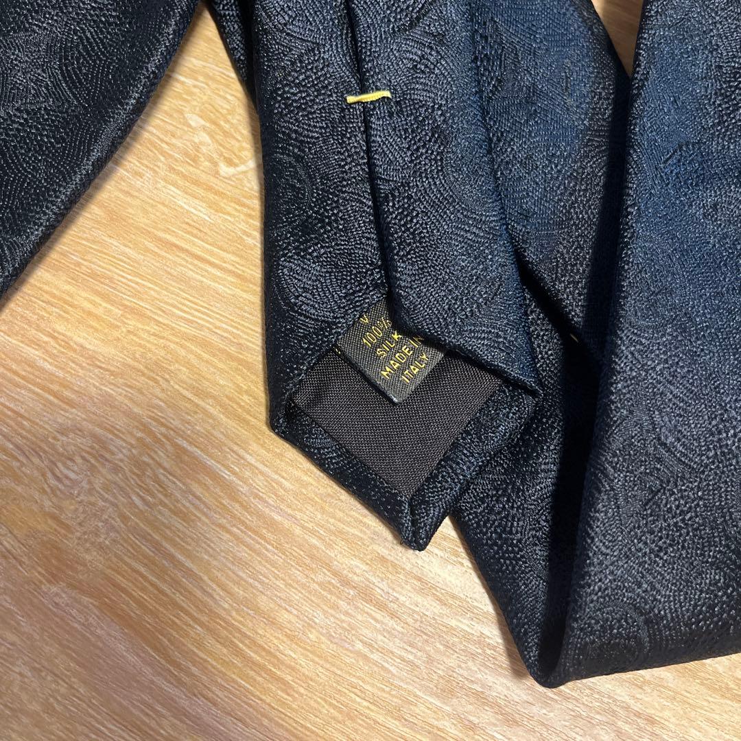 ルイ・ヴィトン 黒 ネクタイ