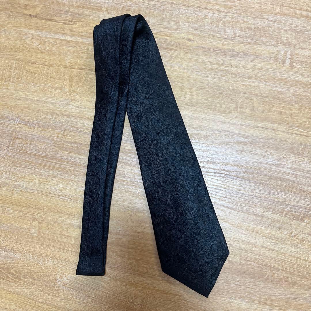 ルイ・ヴィトン 黒 ネクタイ
