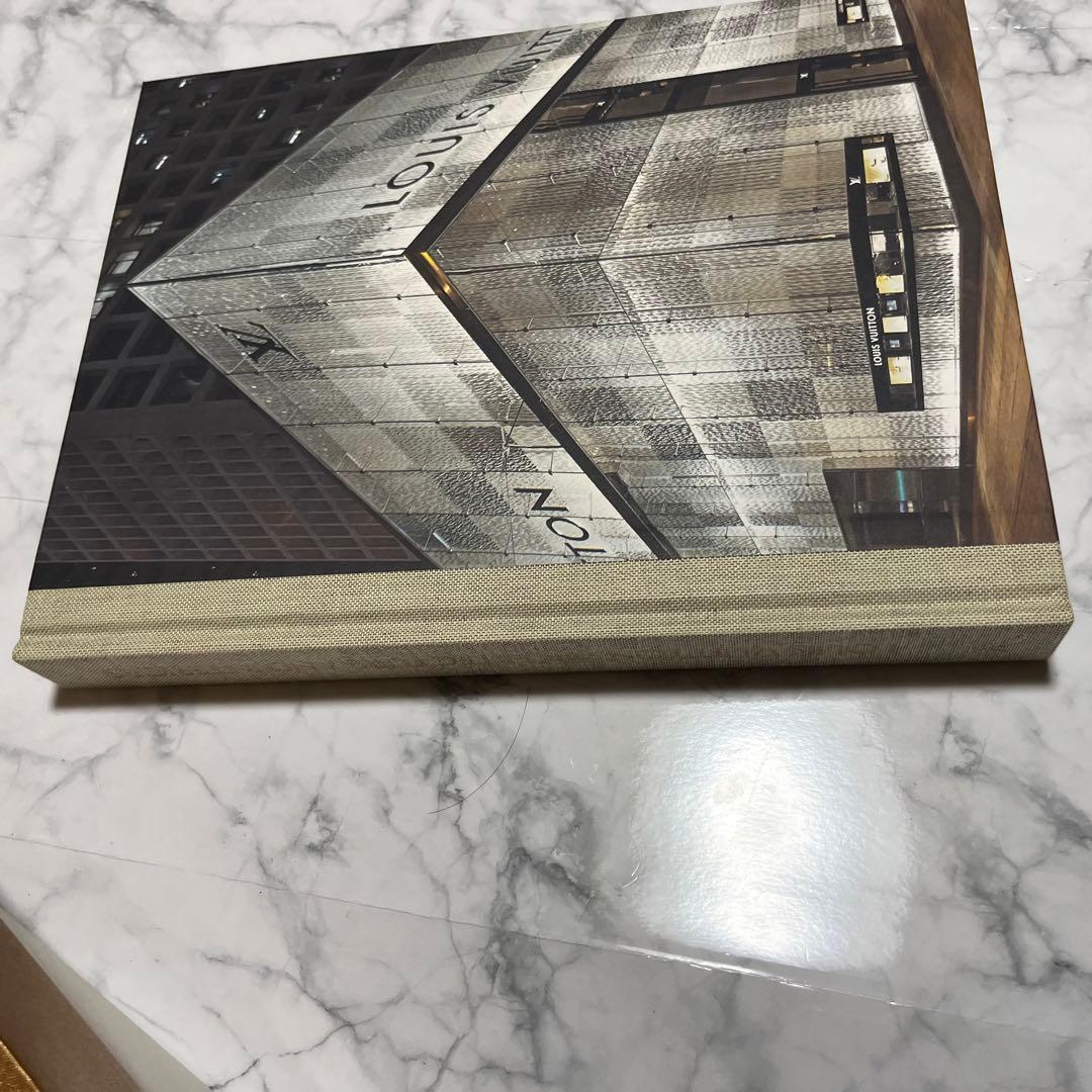 洋書 LOUIS VUITTON ARCHITECTURE & INTERIORS