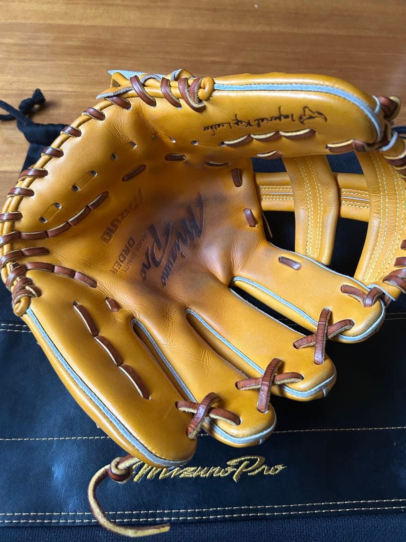 ミズノプロ　野球グラブ　内野手用　硬式
