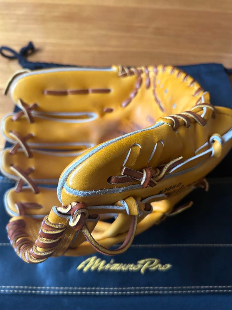 ミズノプロ　野球グラブ　内野手用　硬式