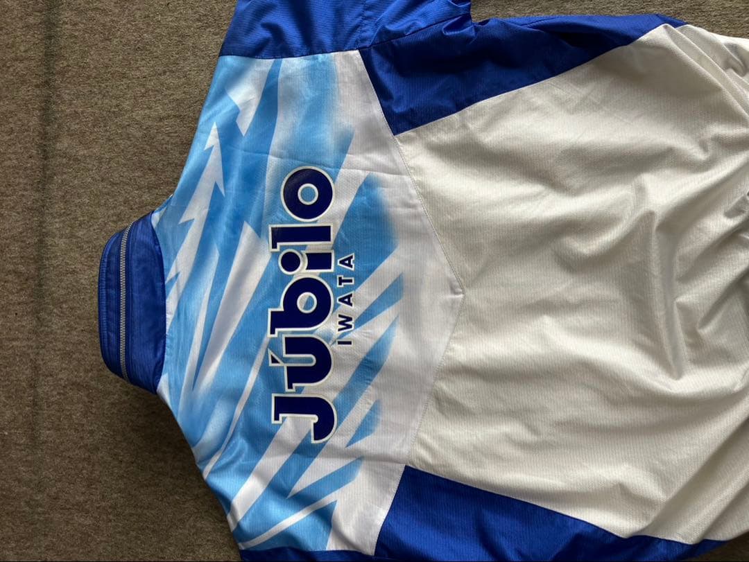 ロイ　ジュビロ磐田　ウィンドブレーカー