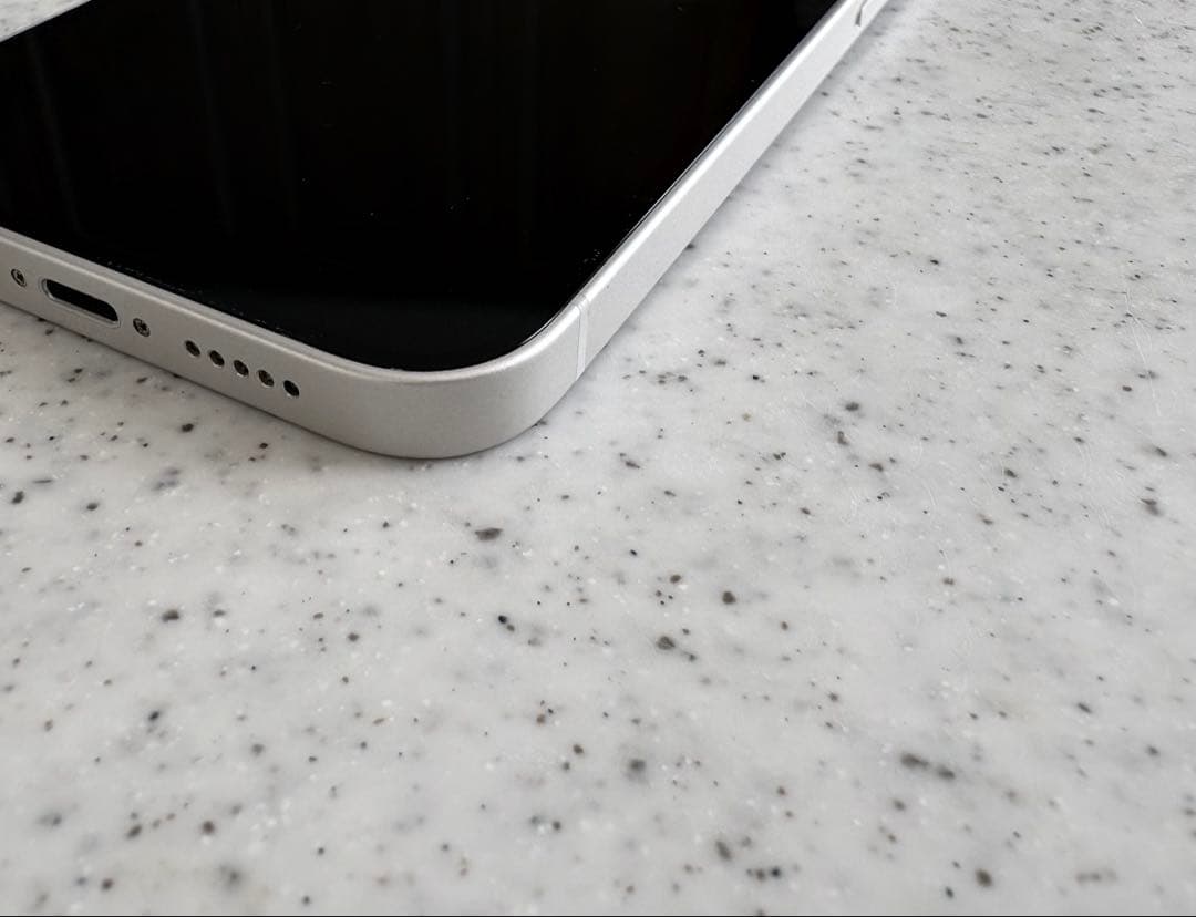 iPhone13☆美品☆HIROKI&AYAMI