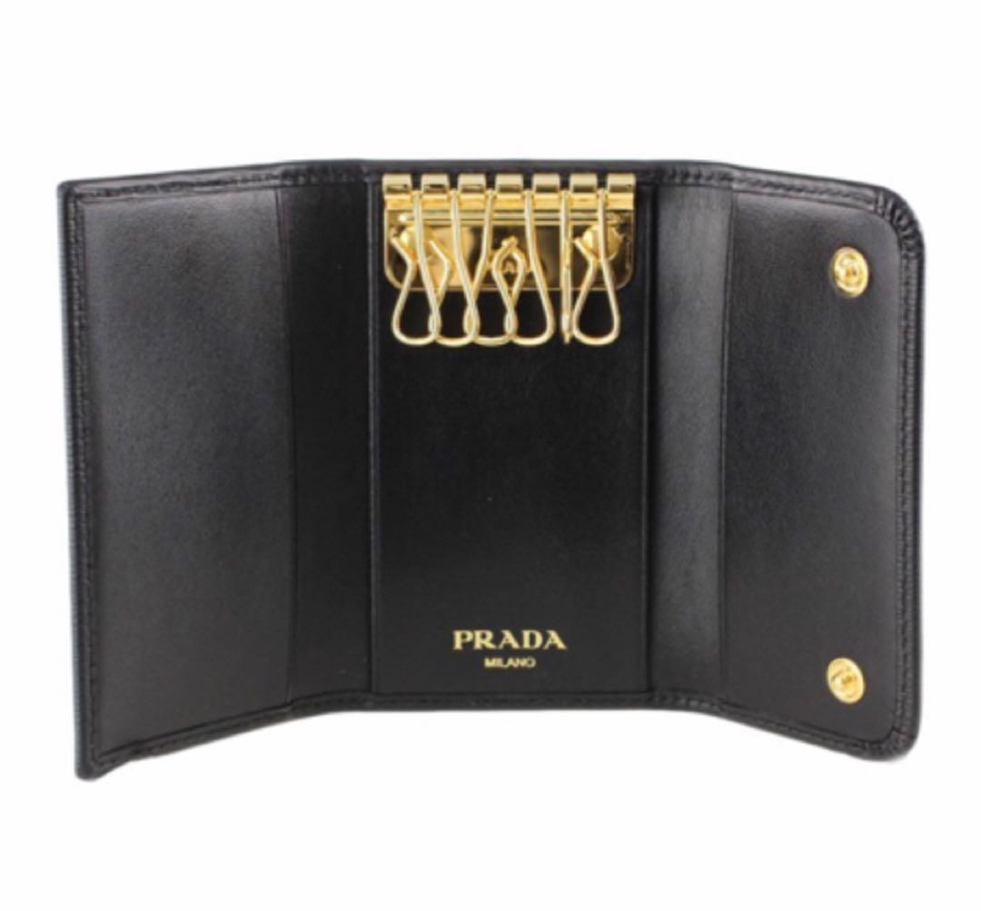 新品　ショッパー付　PRADA プラダ　メタルロゴ　本革　ブラック　キーケース