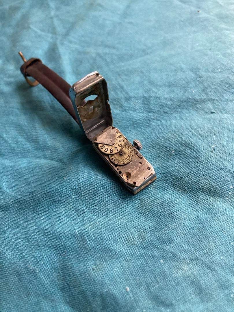 戦前　アールデコ　腕時計　FINORA スイス製　ジャンピングアワー　ジャンク品