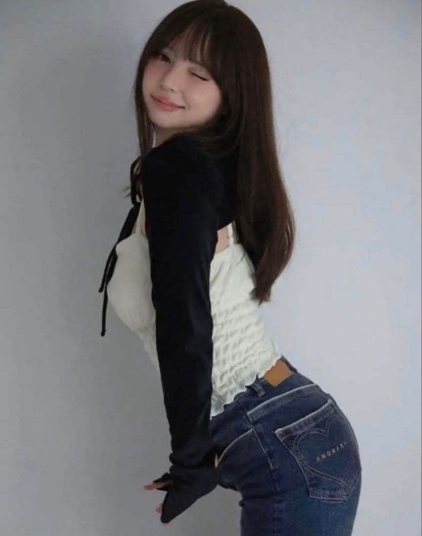 値下げ× andmary Mei shirring tops BLK