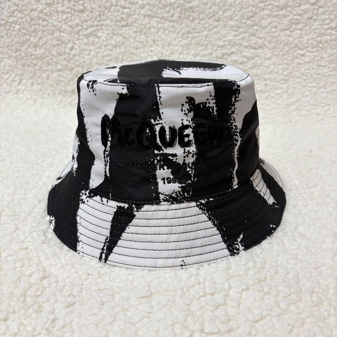 Alexander McQUEEN グラフィックバケットハット BLK/L
