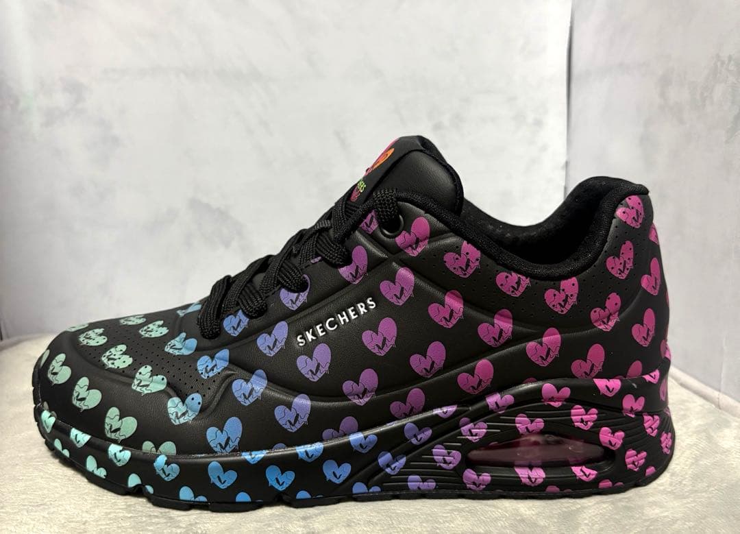 新品激レアスケッチャーズ24.5コラボスニーカーカラフルハート UNOエアソール