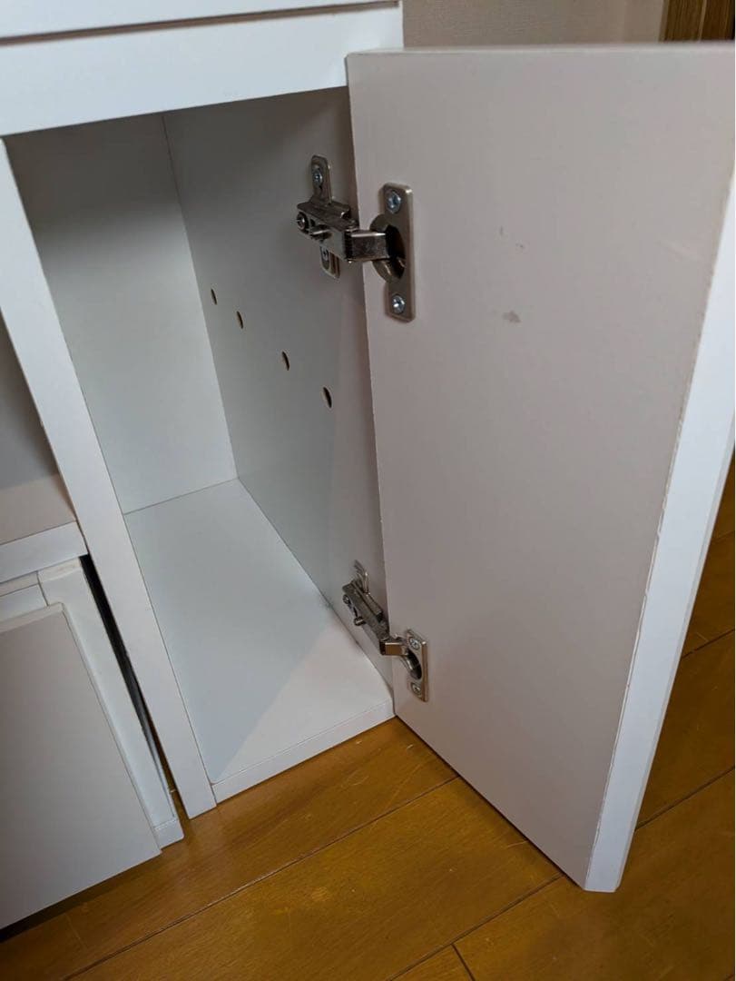 ■送料込■LOWYA伸縮式テレビ台 白 収納家具テレビボード24-40型推奨 棚