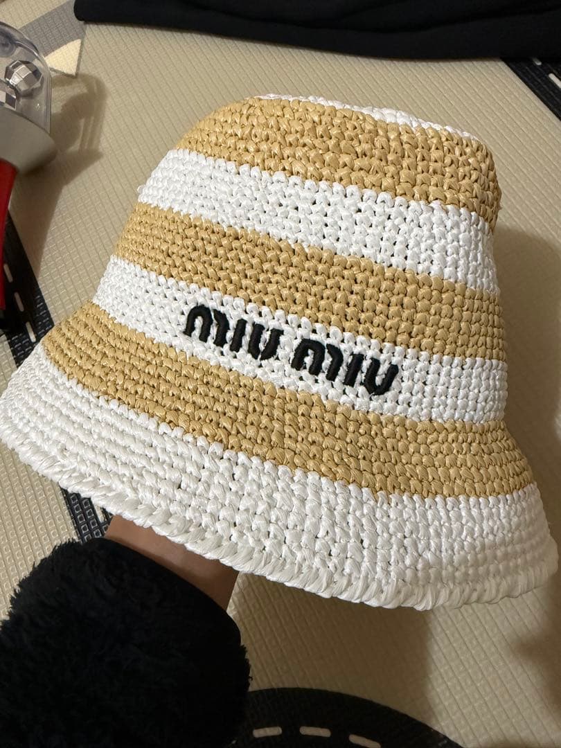 miu miu バケットハット 白/ベージュ