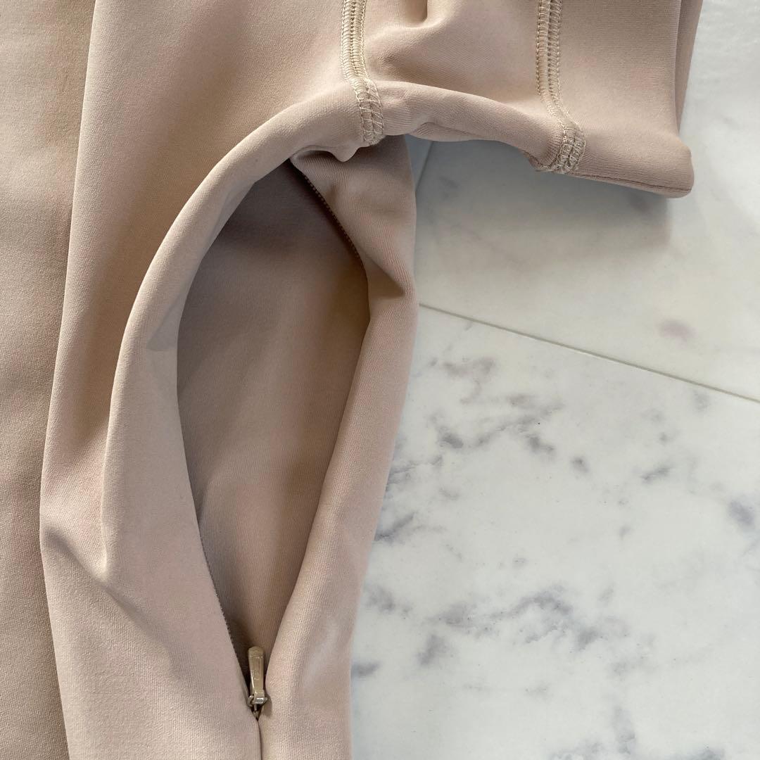 定価30800円【新品】レディースSブリーフィング モックネックワンピース薄茶