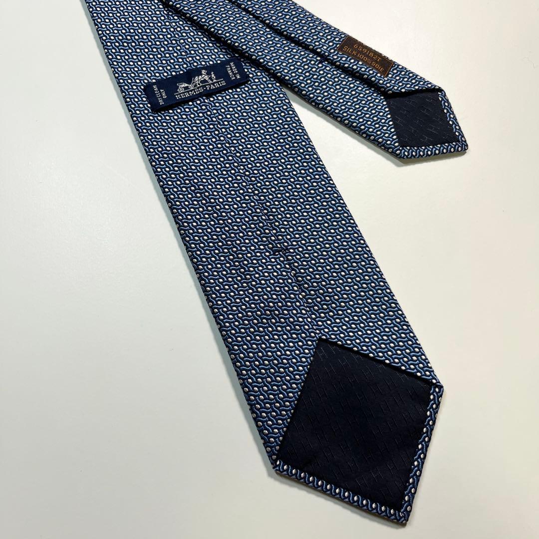 ✨極美品✨HERMES エルメス　ネクタイ　高級シルク　刺繍　ジオメトリック柄