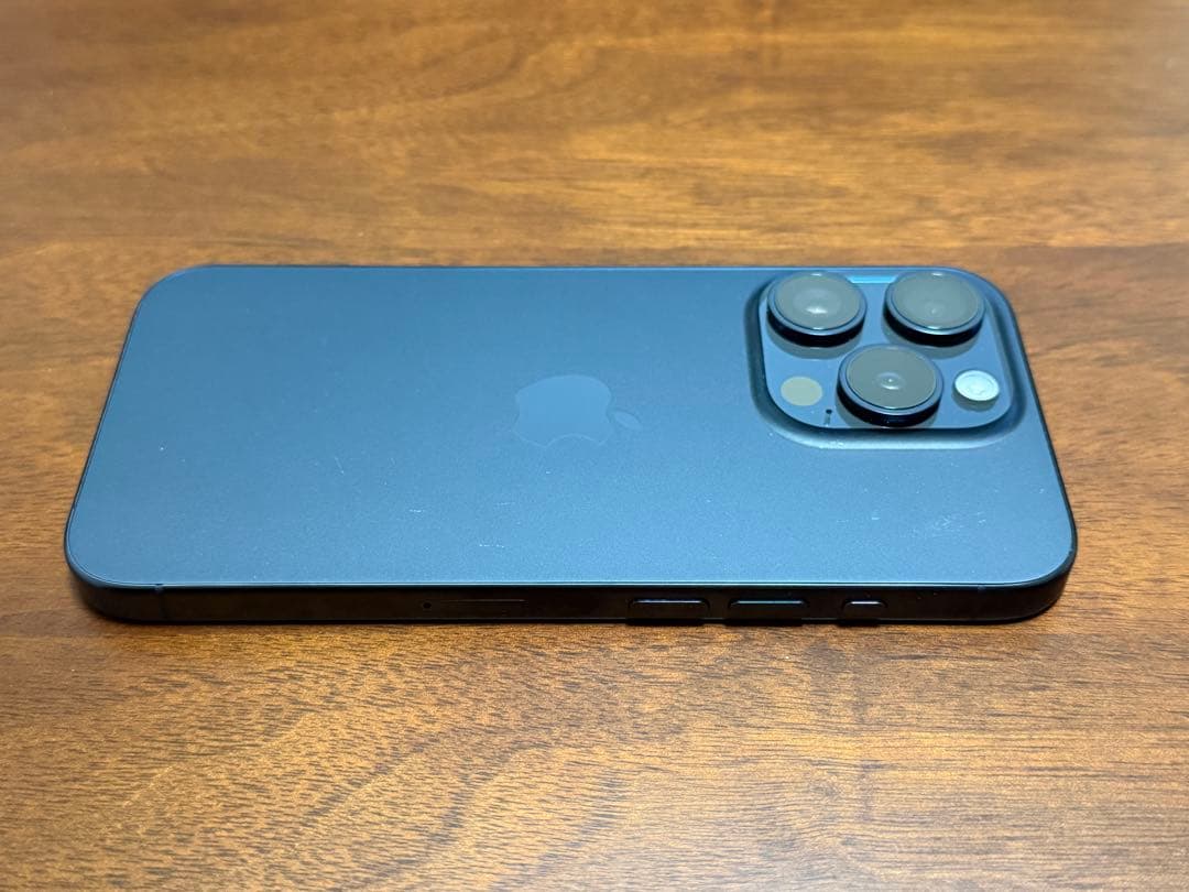 iPhone 15Pro ブルーチタニウム256gb バッテリー86%ケース付き