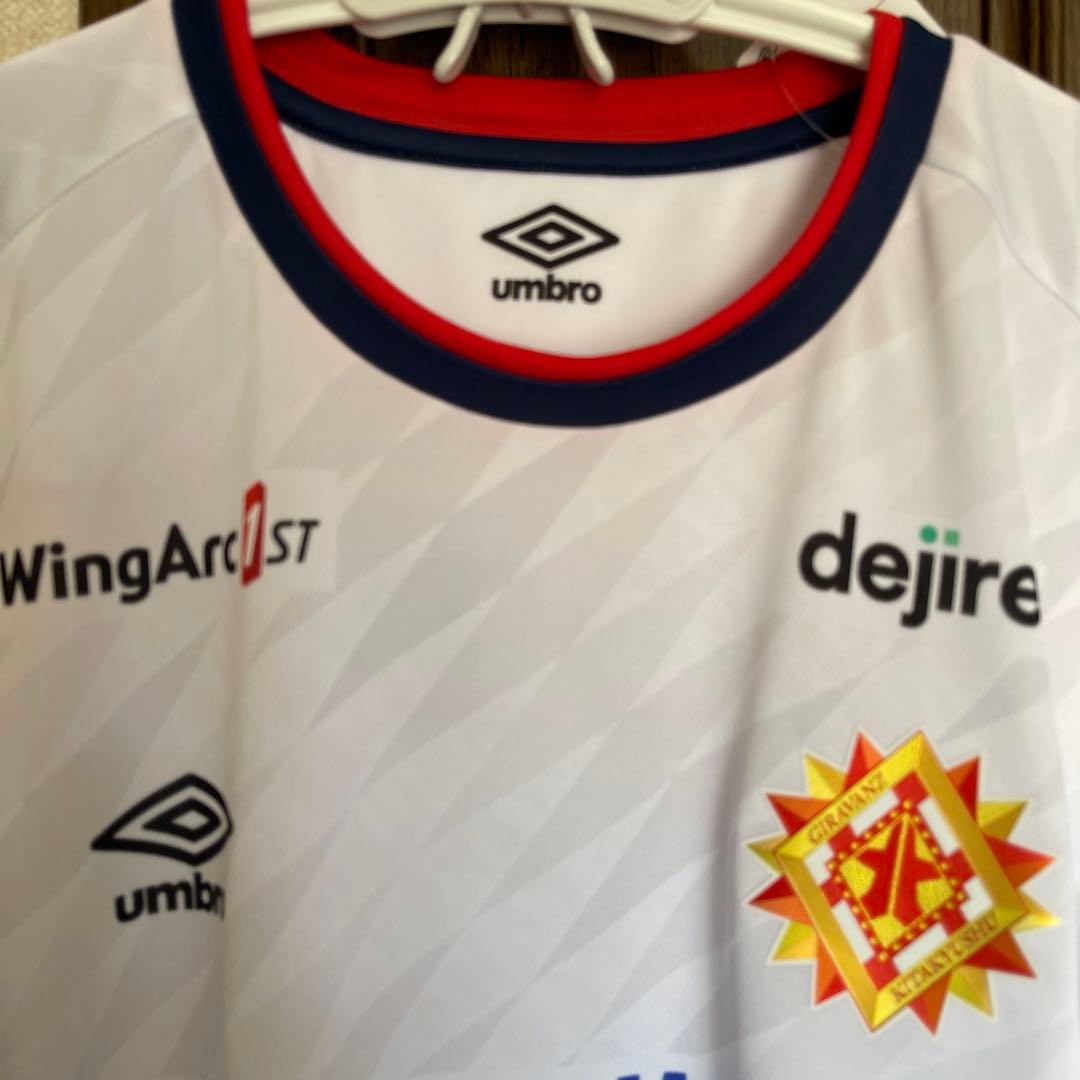 新品タグ付き　ギラヴァンツ北九州　Umbro ホワイトサッカーユニフォーム