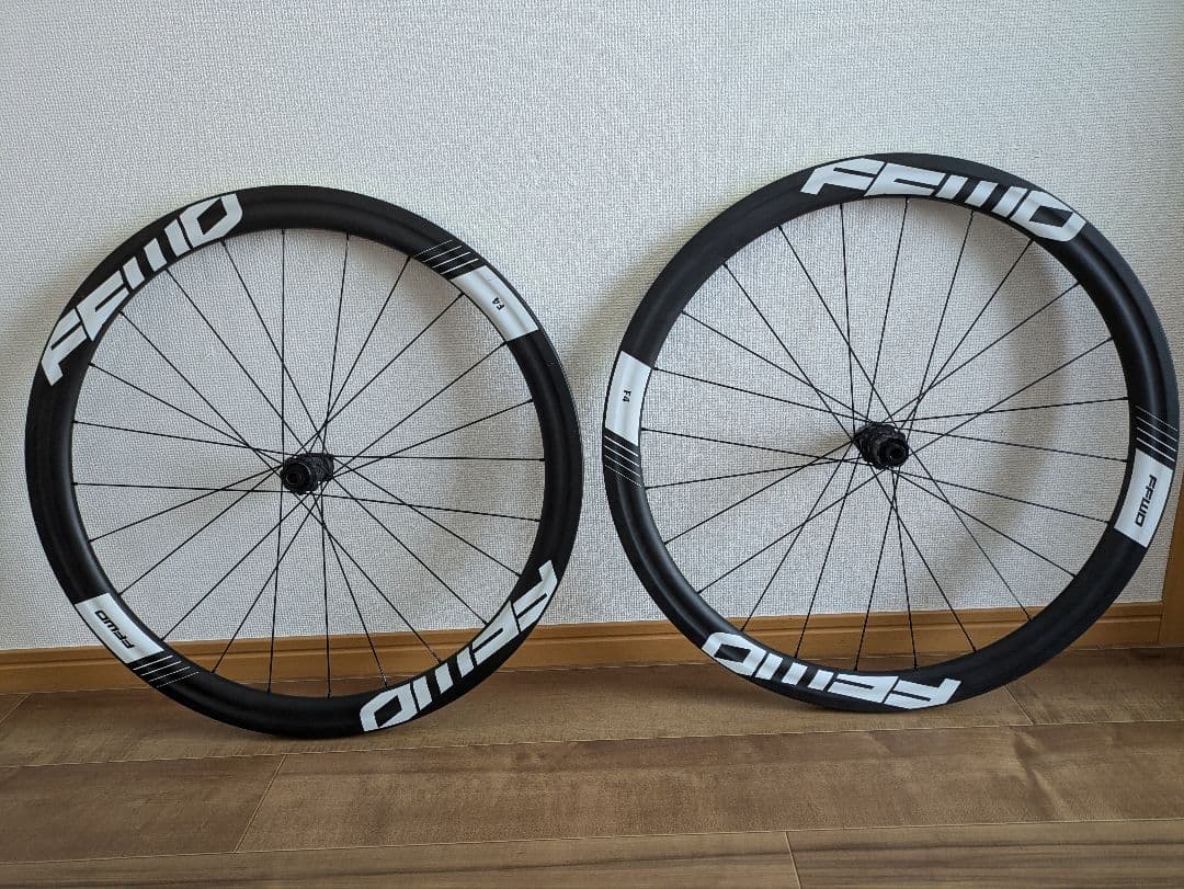 FFWD F4D カーボンホイール（ディスクブレーキ）