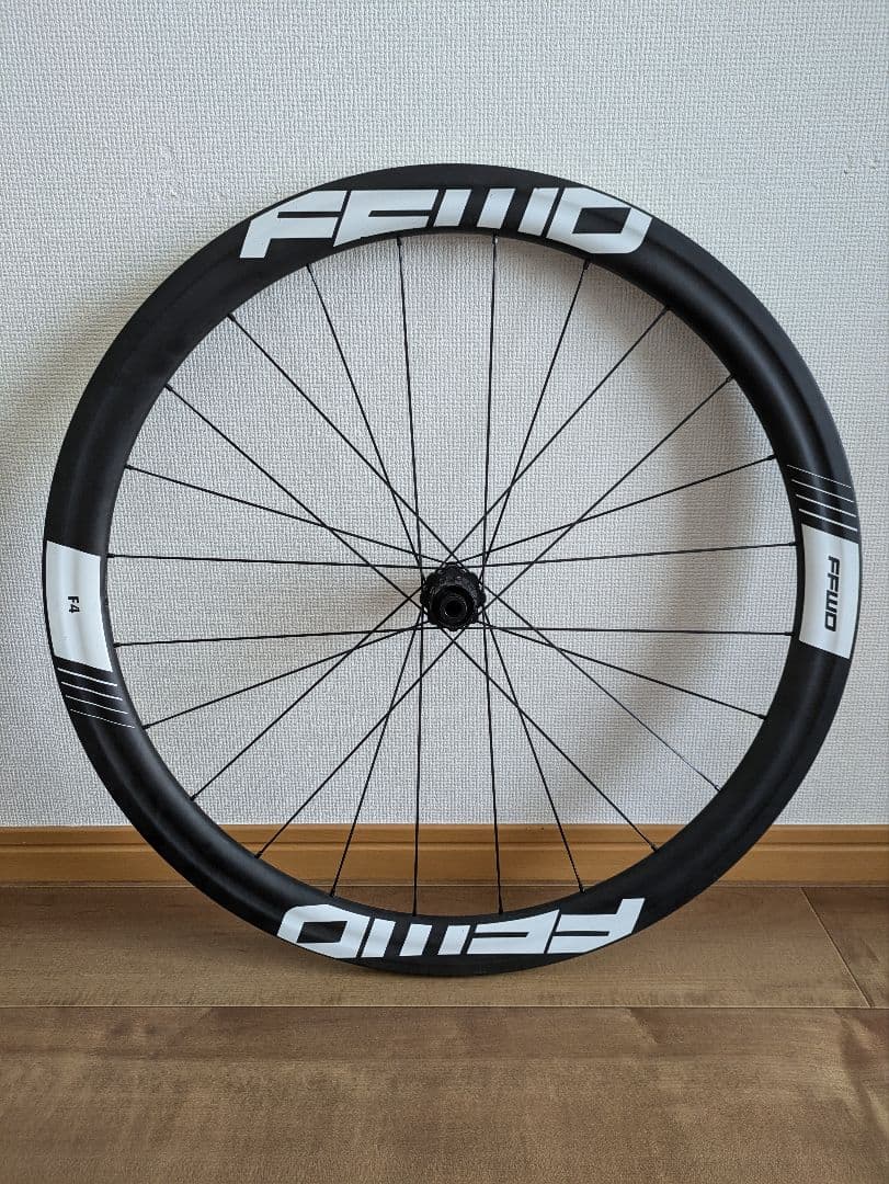 FFWD F4D カーボンホイール（ディスクブレーキ）
