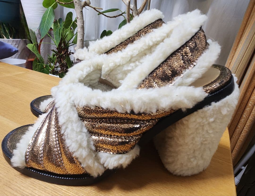 MM6 Maison Margiela メタリックファーシュー