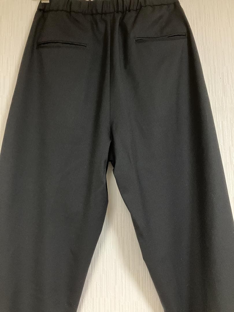 未使用級 CINOH チノ M 黒 定価50,600円 リラックスパンツ