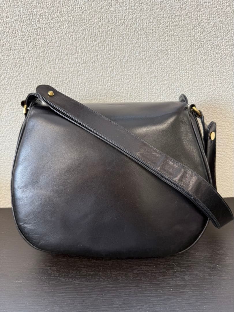 g1384 CELINE バック 黒 ショルダー 馬車金具ワンショルダー