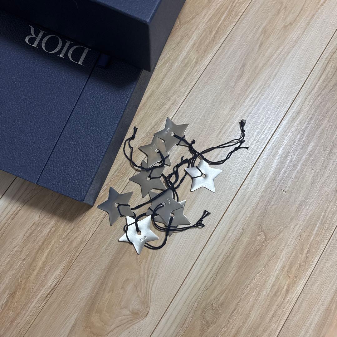 ヴィトンネックレス、ハイブランドショッパーと箱とチャーム