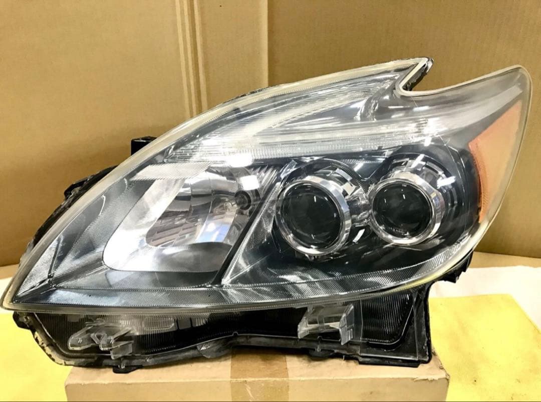 30 プリウス 後期LEDヘッドライト US ワンオフ加工 前期 zvw30