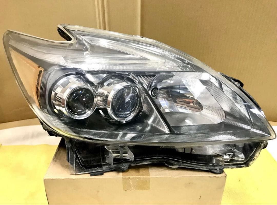 30 プリウス 後期LEDヘッドライト US ワンオフ加工 前期 zvw30