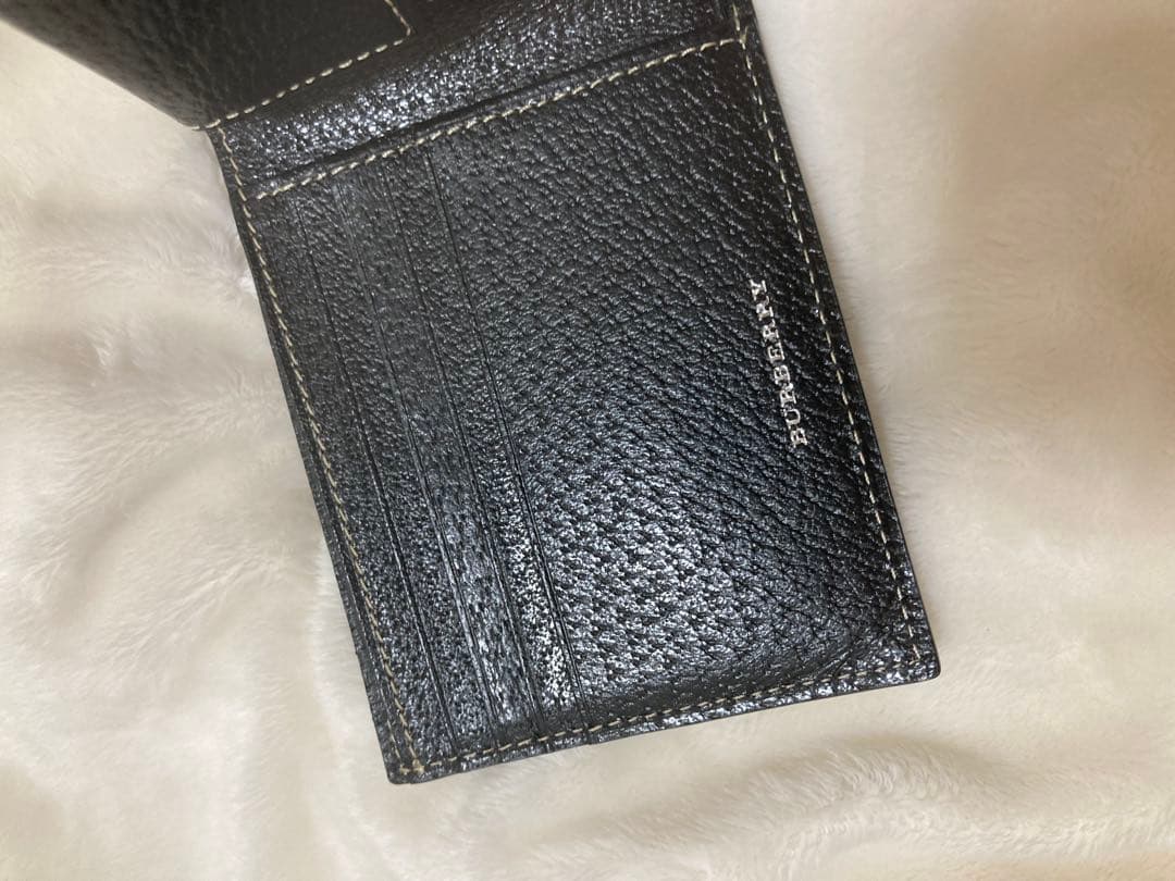 【週末限定！】BURBERRY ブラックレザー二つ折り財布